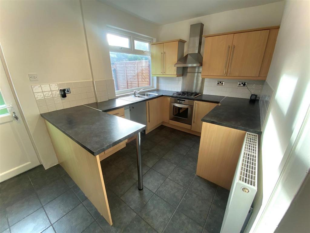 Kitchen 4.jpg