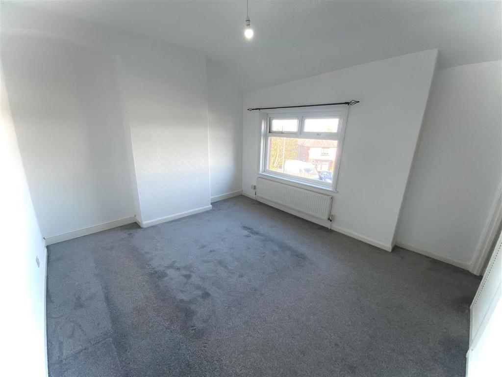 Main bedroom 1.jpg