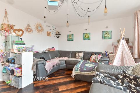 3 bedroom townhouse for sale, Brambley Crescent, Folkestone CT20