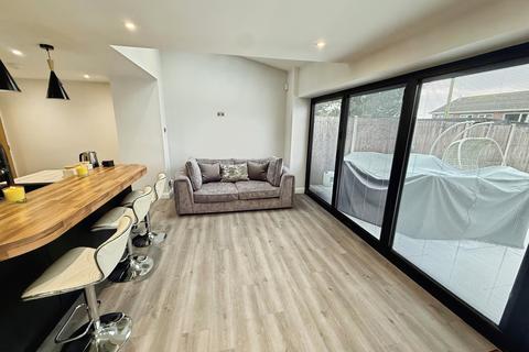 3 bedroom semi-detached house for sale, Hamilton Close, Hinckley