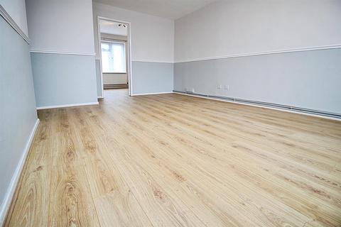 3 bedroom flat to rent, Claymore, Hemel Hempstead HP2