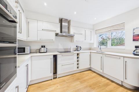 2 bedroom apartment for sale, Kingsend, Ruislip HA4