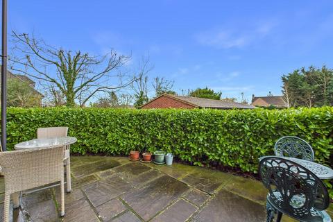 2 bedroom apartment for sale, Kingsend, Ruislip HA4