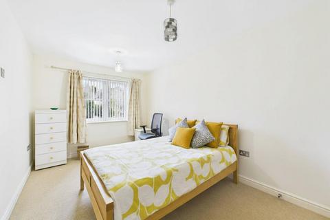 2 bedroom apartment for sale, Kingsend, Ruislip HA4