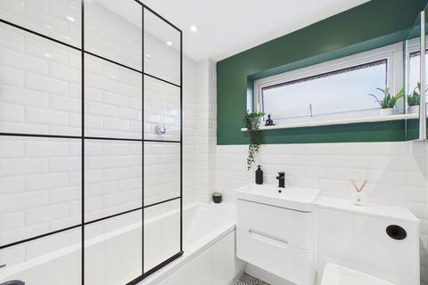 undefined, Heath Way, Horsham RH12