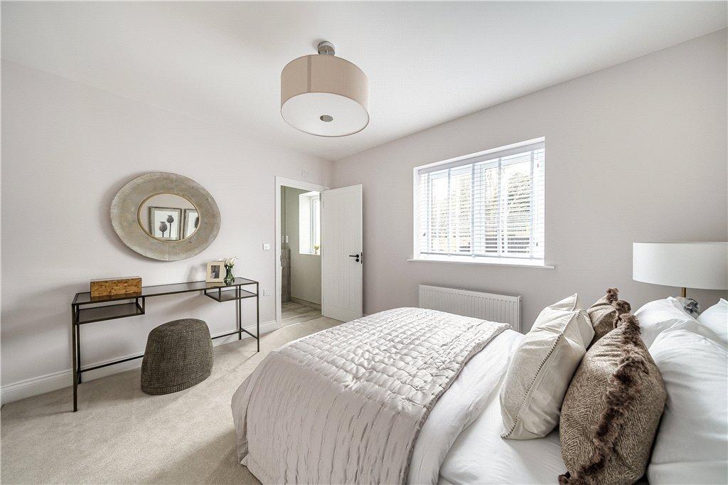 Sh Bedroom
