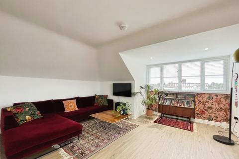 2 bedroom apartment to rent, Stomp Road, Slough SL1