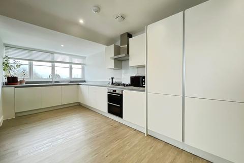 2 bedroom apartment to rent, Stomp Road, Slough SL1