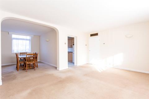 undefined, High Road, Chigwell, IG7