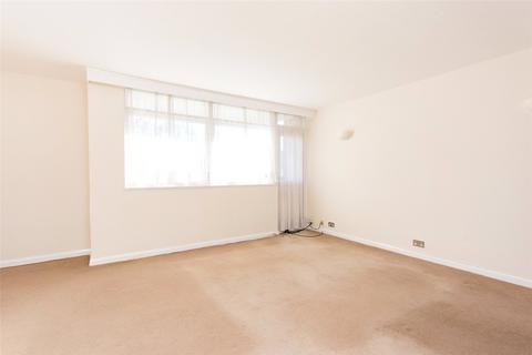 undefined, High Road, Chigwell, IG7
