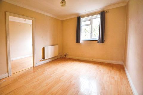 3 bedroom flat to rent, The Coppice, West Drayton, UB7
