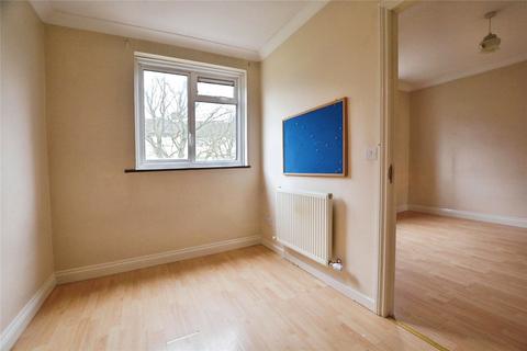 3 bedroom flat to rent, The Coppice, West Drayton, UB7