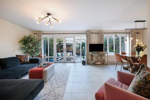 3 bedroom semi-detached house for sale, Oak Park Gardens, London SW19