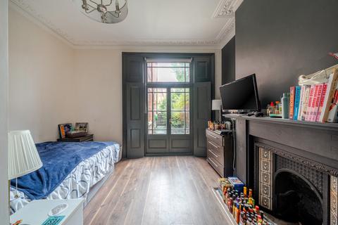 2 bedroom flat for sale, Archway Road, London, N6