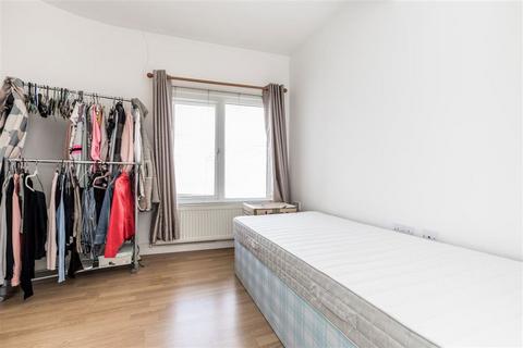 2 bedroom flat to rent, Plumbridge Street, London SE10