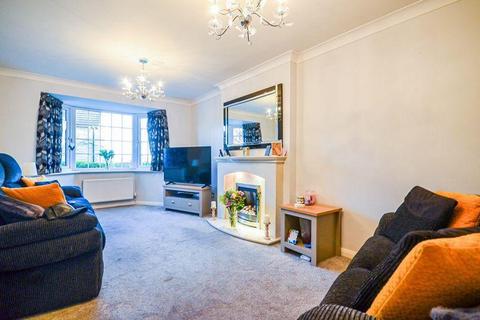 4 bedroom detached house for sale, Hawthorne Way, Shelley, Huddersfield HD8 8PX