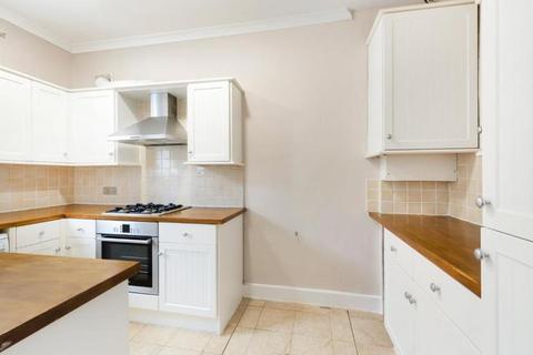 3 bedroom apartment to rent, Baker Street, London NW1