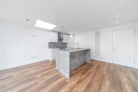 3 bedroom flat to rent, Kingston Road, South Wimbledon, Wimbledon, SW19
