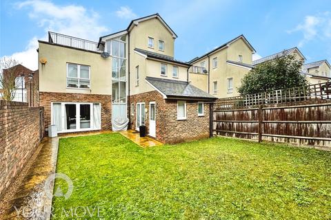 4 bedroom detached house for sale, Liverymen Walk, Kent DA9