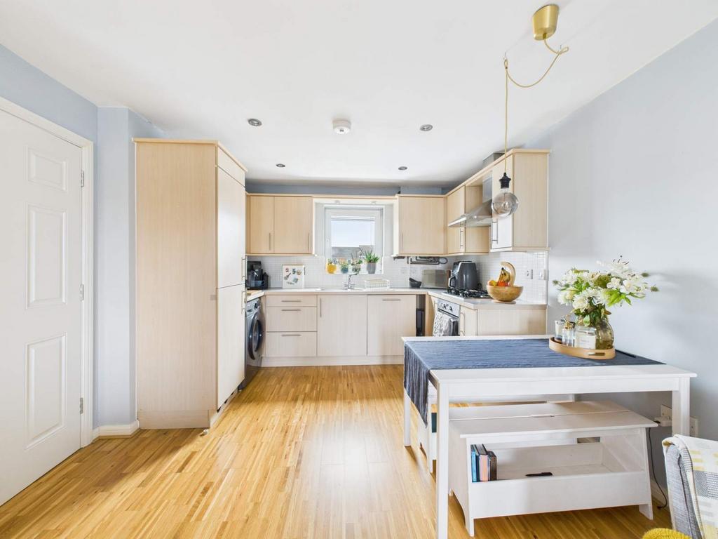 Kitchen/Dining Area