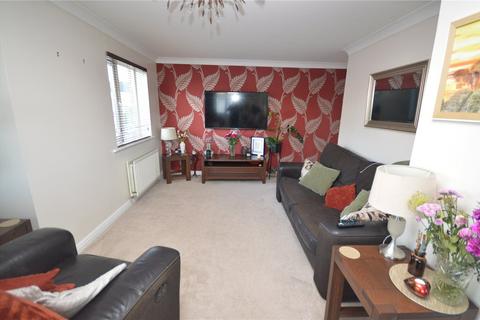 2 bedroom apartment for sale, Orchid Close, Luton, Bedfordshire, LU3