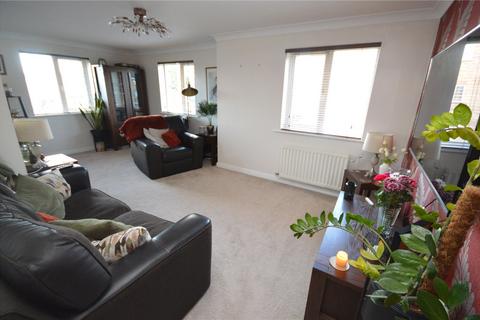 2 bedroom apartment for sale, Orchid Close, Luton, Bedfordshire, LU3