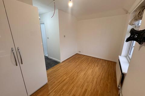 undefined, Bourne Avenue, Hayes UB3