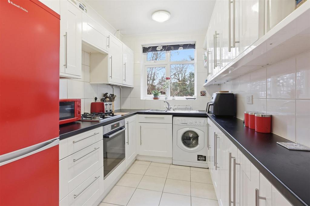 1615784627 - 23 Lavender Rd, Carshalton, SM5 - 17.