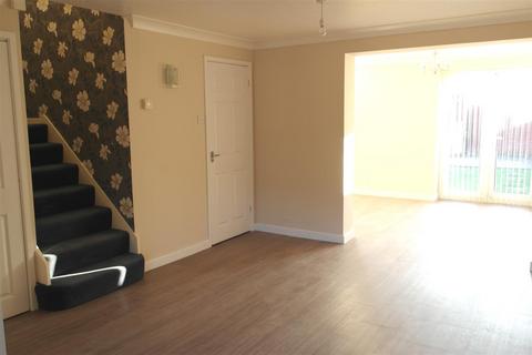 3 bedroom terraced house to rent, Sandringham Road, Didcot