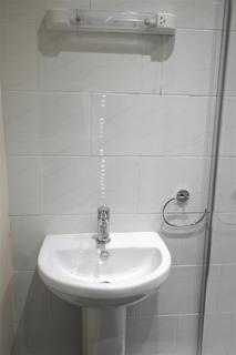 3 bedroom terraced house to rent, Sandringham Road, Didcot