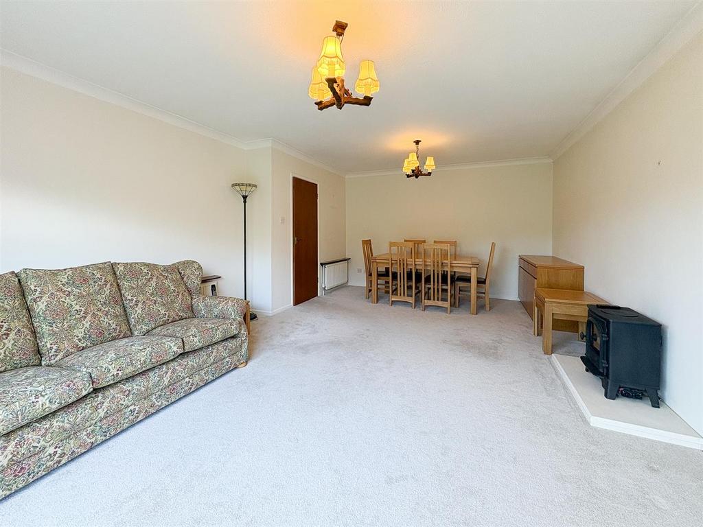 Livingroom-3.jpg