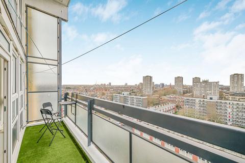 2 bedroom flat to rent, Rosenau Road, Battersea, London, SW11