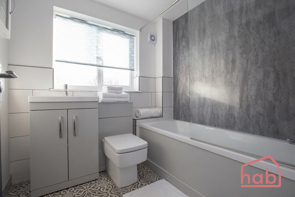 1st Floor Bathroom