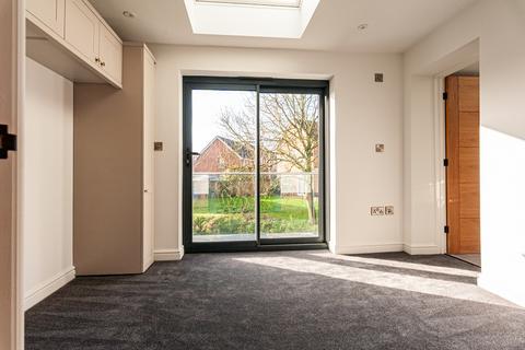 3 bedroom detached bungalow to rent, Northgate Vale, Market Weighton YO43