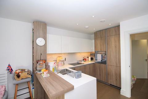 2 bedroom apartment to rent, Queenshurst Square, Kingston Upon Thames KT2
