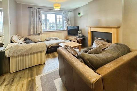 2 bedroom apartment for sale, Leeds LS19