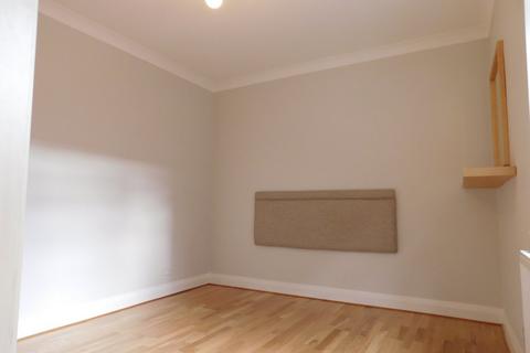 undefined, Greenford Avenue, Hanwell