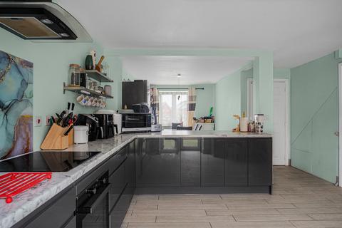 4 bedroom semi-detached house for sale, Tillhouse Road, Cranbrook, EX5 7FD