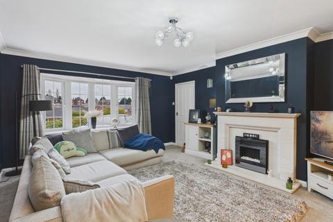 3 bedroom detached house for sale, Cromford Drive, Staveley