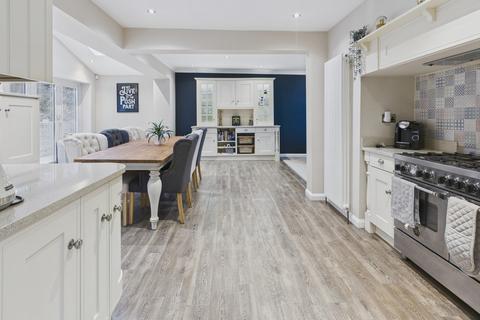3 bedroom detached house for sale, Cromford Drive, Staveley