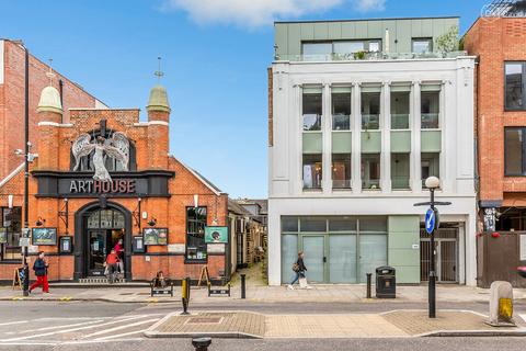undefined, Tottenham Lane, Crouch End, London