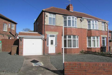 3 bedroom semi-detached house to rent, Seacombe Avenue, Cullercoats, Tyne and Wear, NE30