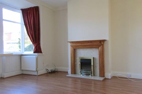 3 bedroom semi-detached house to rent, Seacombe Avenue, Cullercoats, Tyne and Wear, NE30