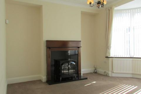 3 bedroom semi-detached house to rent, Seacombe Avenue, Cullercoats, Tyne and Wear, NE30