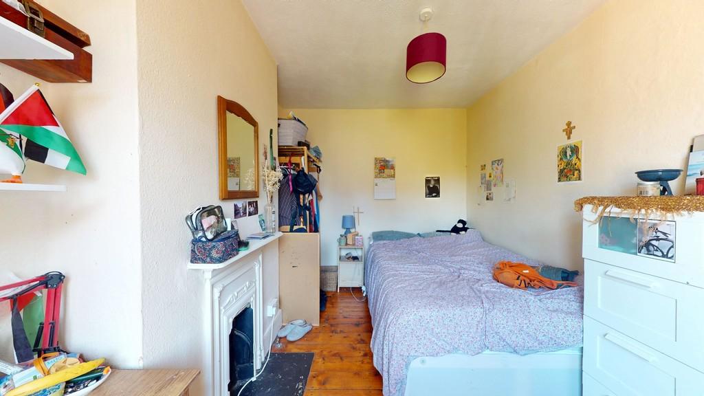 Bedroom 4 - Angle 2