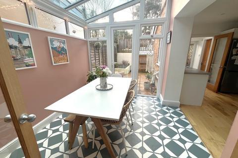 4 bedroom detached house for sale, Vale Road, Alexandra Park