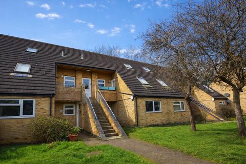 1 bedroom maisonette to rent, Redhall Close