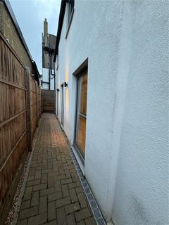 undefined, Queens Road, Weybridge, Surrey, KT13