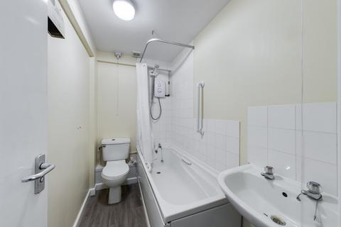 2 bedroom flat to rent, Radiant House, City Centre PL1