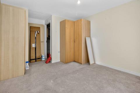 2 bedroom apartment to rent, Harrowby Street, Cardiff Bay